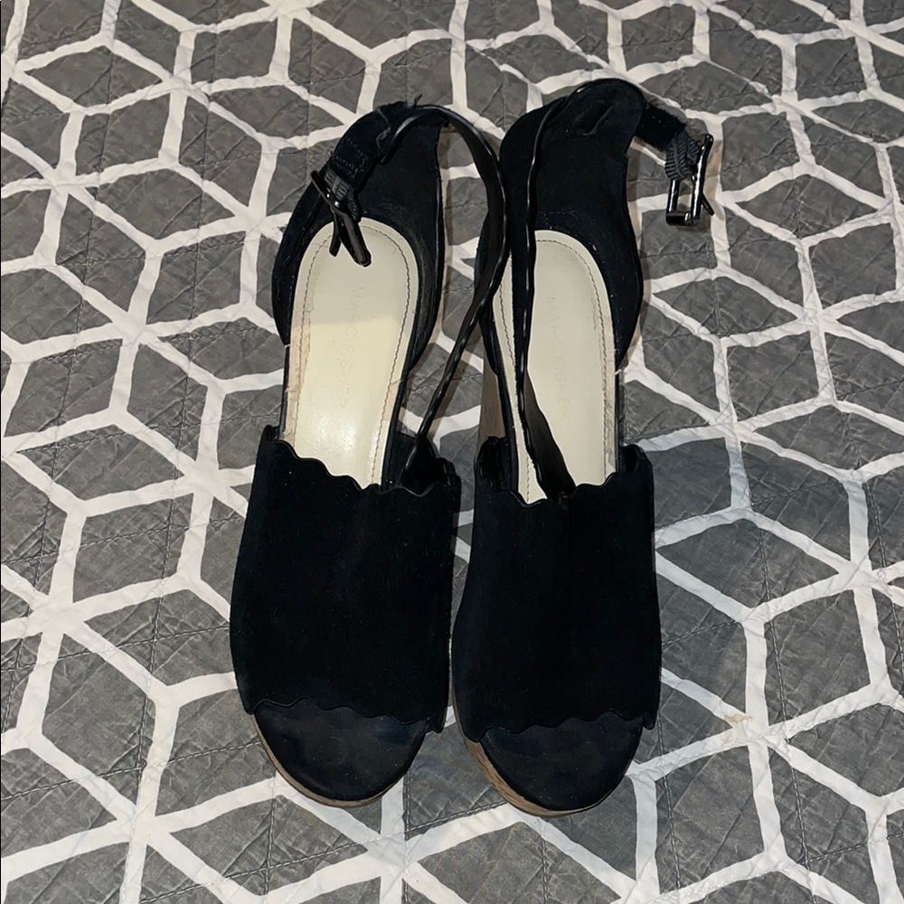 MARC FISHER SCALLOPED BLACK WEDGES!